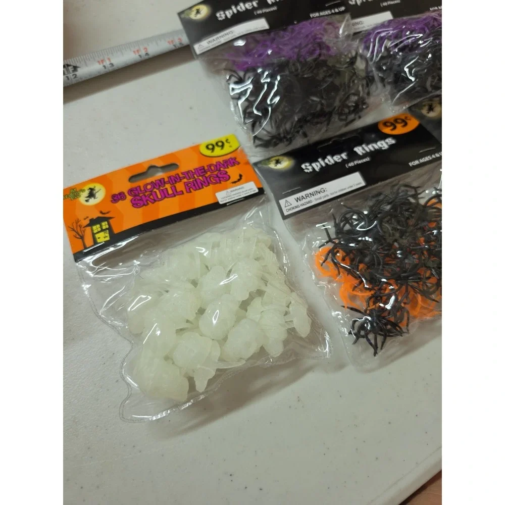 Plastic Spider Skull Rings 7 Packages Glow In The Dark 232 Rings Halloween Kids